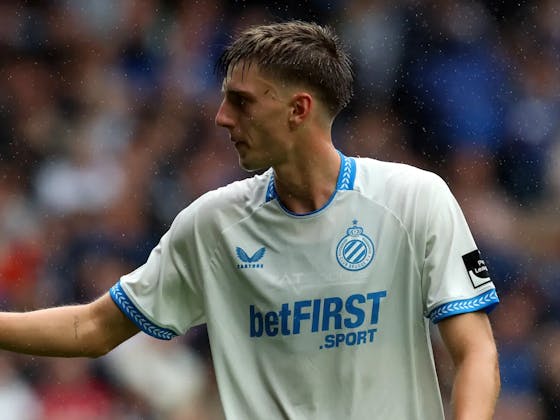 Sunderland Poised to Compete with Bundesliga Clubs for Defender